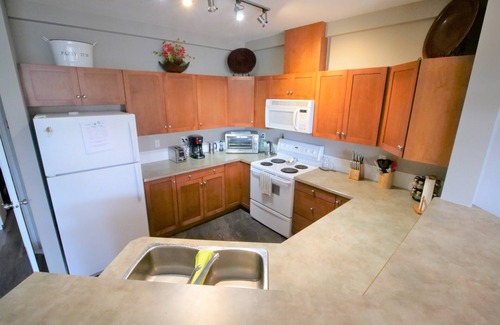 North End Condo | Lovely 2 Bedroom Condo in Discovery Bay Resort- COK-STR-BL4093596