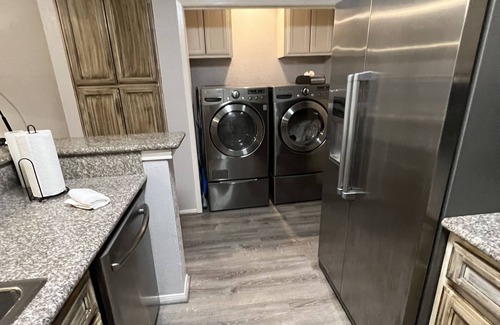 Astrodome Condo | Lovely 2-Bedroom Condo w/garage, pool & tennis court