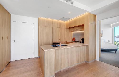 Kangaroo Point Apartment | Lovely 2 Bedroom Executive Apartment