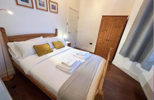 Ferndale Apartment | Lovely 2 Bedroom Garden Flat in London