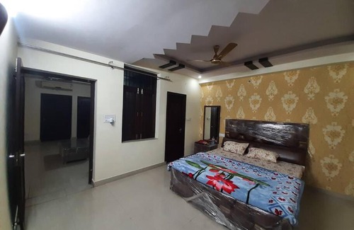 Tonk Road Apartment | Lovely 2 Bedroom +Hall + Kitchen+ 2 Bathroom Flat