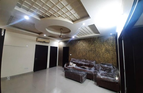 Tonk Road Apartment | Lovely 2 Bedroom +Hall + Kitchen+ 2 Bathroom Flat