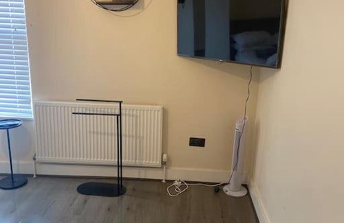 Thornton Heath House | Lovely 2 bedroom home with free parking