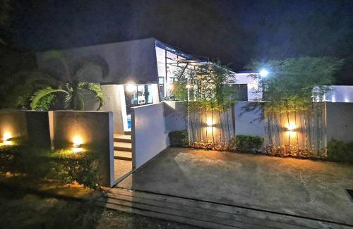 Pansol Apartment | Lovely 2-bedroom hotspring resort