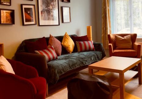 Bath House | Lovely 2 bedroom house in Bath with private parking garden WiFi & easy access to city centre