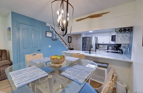 Inverness House | Lovely 2-Bedroom Townhome on Lake Henderson in the Quaint Town of Inverness, FL