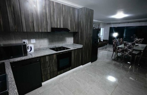 Port Shepstone Apartment | Lovely 2-bedroom apartment in Port Shepstone.