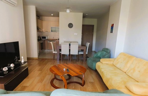 Beylikduzu Apartment | lovely 2-bedrooms with pool.