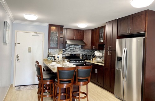 Waikiki Condo | Lovely 2 beds 2 baths fully renovation. Free one parking.
