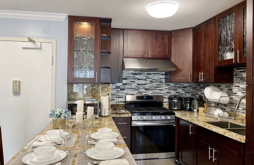 Waikiki Condo | Lovely 2 beds 2 baths fully renovation. Free one parking.