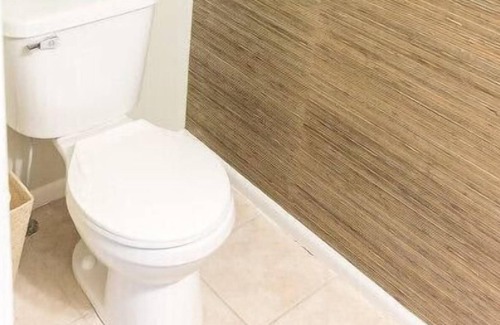 Clintonville Condo | Lovely 2 BR by bike path, 2 miles to OSU
