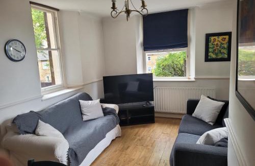 Greenwich West Apartment | Lovely 2 Double Bed Aptmnt in Historic Greenwich