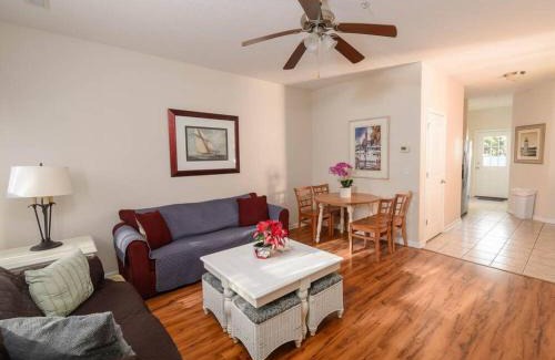 Myrtle Beach House | Lovely 2-level 2-bedroom cottage, 1 block to beach