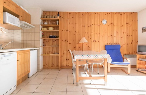 Briancon Apartment | Lovely 2-room apartment near shops, cable car, balcony, ski locker