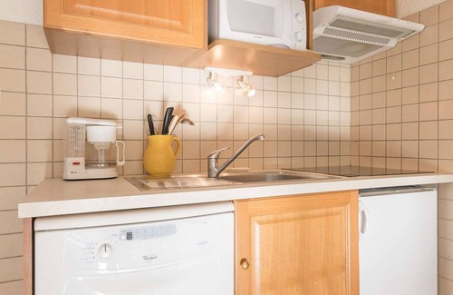 Briancon Apartment | Lovely 2-room apartment near shops, cable car, balcony, ski locker