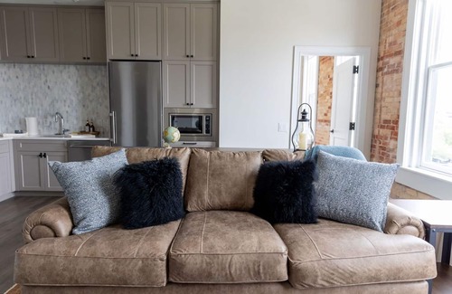 Downtown Condo | Lovely 2BD/2 Loft with views