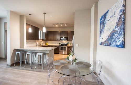 Loring Heights Apartment | Lovely 2BDRM unit, Midtown w/FREE Parking