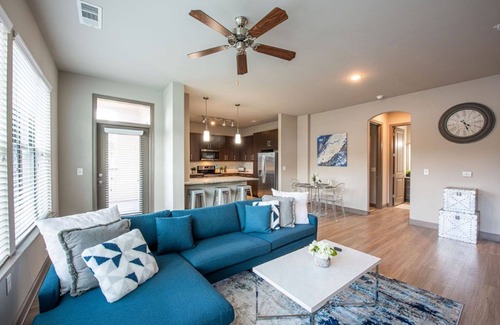 Loring Heights Apartment | Lovely 2BDRM unit, Midtown w/FREE Parking