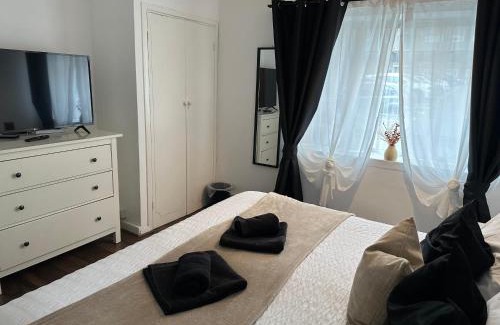 Wimbledon Park Apartment | Lovely 2Bedroom 4mins from Wimbledon station
