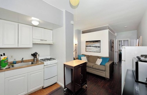 Garment District Apartment | Lovely 2BR/1BR Apt at the Heart of NYC!