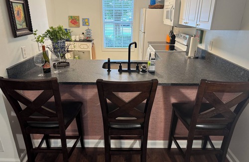 Auburn Condo | Lovely 2BR 2.5BA Condo