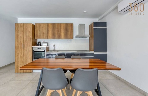 Swieqi Apartment | lovely 2BR Apt w/pool access & balcony in Swieqi