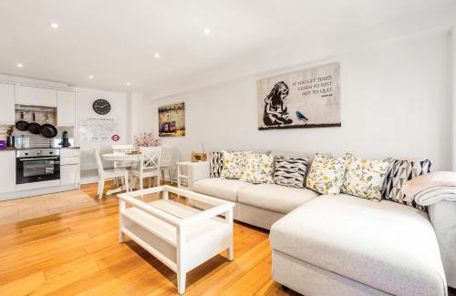 Riverside Apartment | Lovely 2BR by London Bridge , Shad Thames
