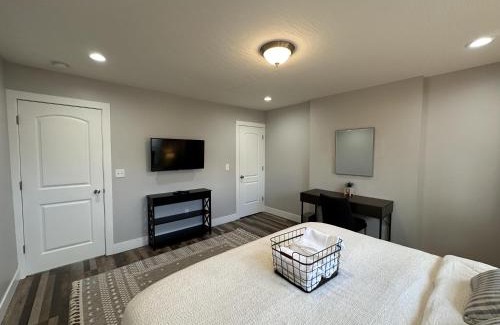 Columbus Apartment | Lovely 2BR Near Downtown Area