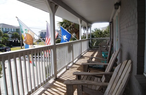 Long Bay Estates House | Lovely 2nd Row Beachhouse Exclusive Neighborhood