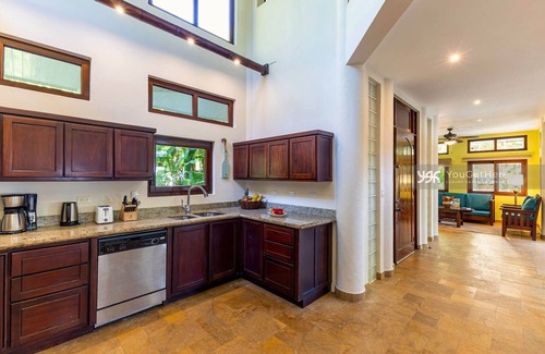 Dominical Villa | Lovely 3 Bdrm Villa On the Beach in Dominical, Fast Mesh Network, Lovely Pool