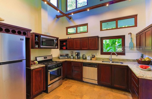 Dominical Villa | Lovely 3 Bdrm Villa On the Beach in Dominical, Fast Mesh Network, Lovely Pool