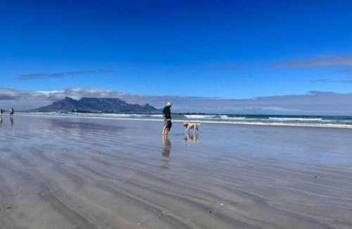 Blouberg Rise Apartment | Lovely 3 bed home, 10 minute walk from the beach