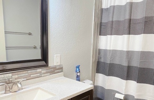 Northeast Anchorage Apartment | Lovely 3 Bedroom Apartment Near JBER