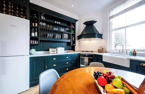 Chelsea Apartment | Lovely 3-bedroom apartment with WiFi and Washer in vibrant London