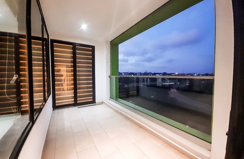 Dzorwulu House | Lovely 3-bedroom apartment with an amazing view of the city at Villagio Aqua