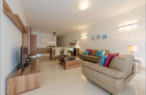 Tower Road Apartment | Lovely 3 Bedroom Appartment in Sliema No.10