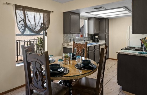 Oak Creek House | Lovely 3 Bedroom Condo, New Furnishings! Oak Creek Estados - OCE F12 - S064