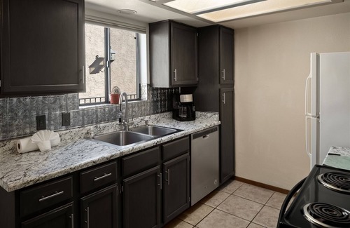 Oak Creek House | Lovely 3 Bedroom Condo, New Furnishings! Oak Creek Estados - OCE F12 - S064