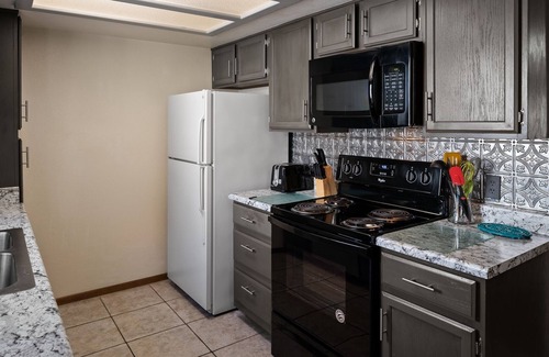 Oak Creek House | Lovely 3 Bedroom Condo, New Furnishings! Oak Creek Estados - OCE F12 - S064