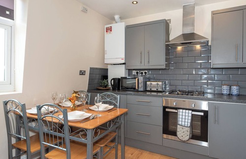 Tower Hill Apartment | Lovely 3 Bedroom Flat with FREE Wi-Fi in Aldgate Tower Hill Whitechapel London