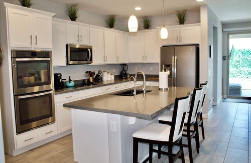 Phoenix House | Lovely 3-bedroom house close to entertainment nPrivate pool hot tub built in bbq