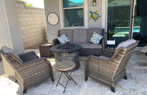 Phoenix House | Lovely 3-bedroom house close to entertainment nPrivate pool hot tub built in bbq
