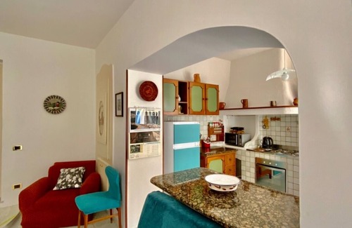 Bindua Apartment | Lovely 3-bedroom sea view with garden