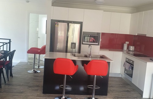 Jindabyne House | Lovely 3 Bedroom Townhouse for your Snowy Season Holiday.
