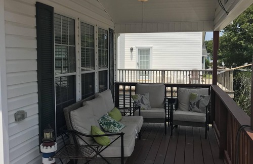 Garden City House | Lovely 3 Bedroom 2 Full Bath In Oceanside Village