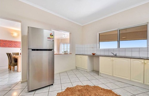 Stuart Park Apartment | Lovely 3 Bedroom with harbour view