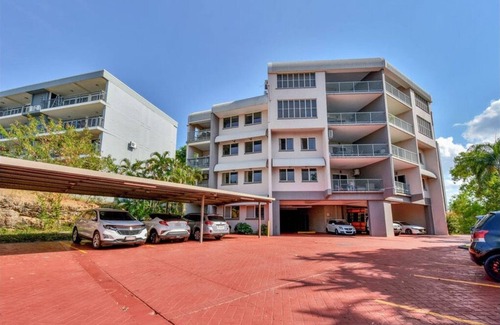 Stuart Park Apartment | Lovely 3 Bedroom with harbour view