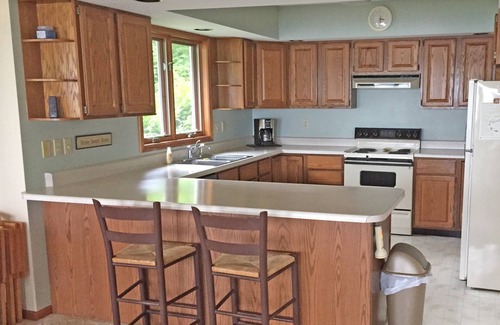 Alden House | Lovely 3-br home on east side of crystal-clear Torch Lake
