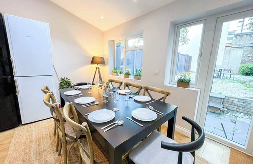 Brondesbury Apartment | Lovely 4-BedRm Kilburn Flat w/Garden & Parking near Hampstead Heath, Abbey Road