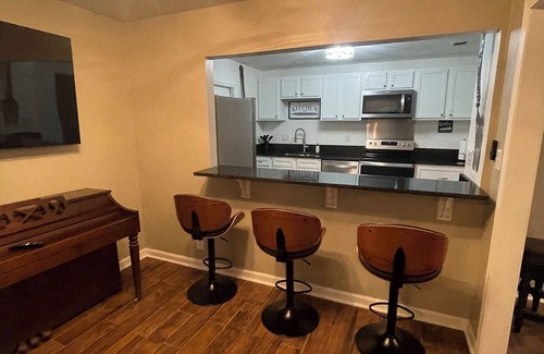 Mobile House | Lovely 4-bedroom, 2-bathroom home walking distance from Downtown Mobile